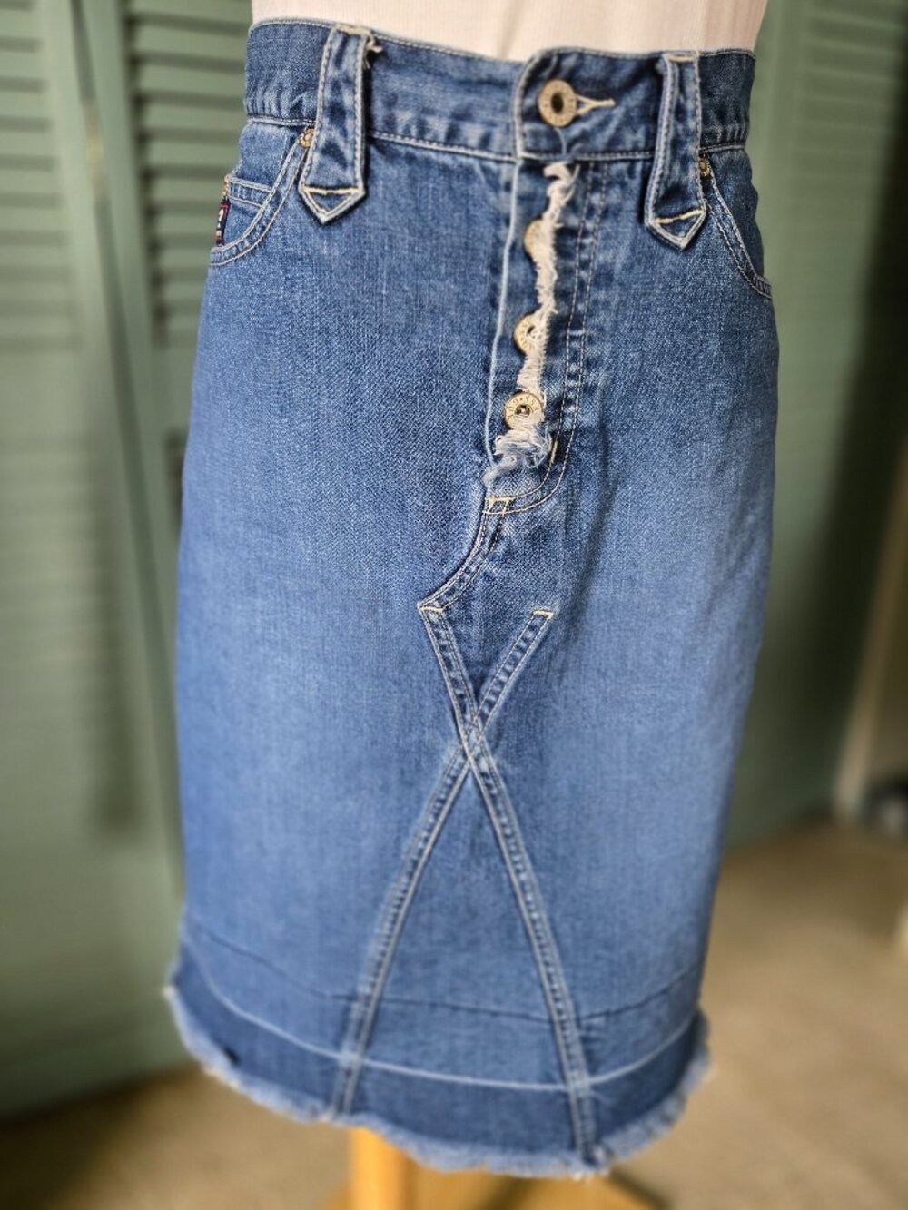 Vintage Guess midi jean pencil skirt Size 24